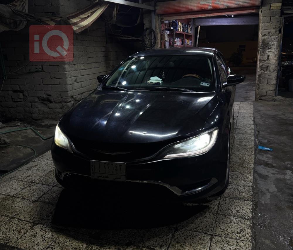 کرایسلەر 200